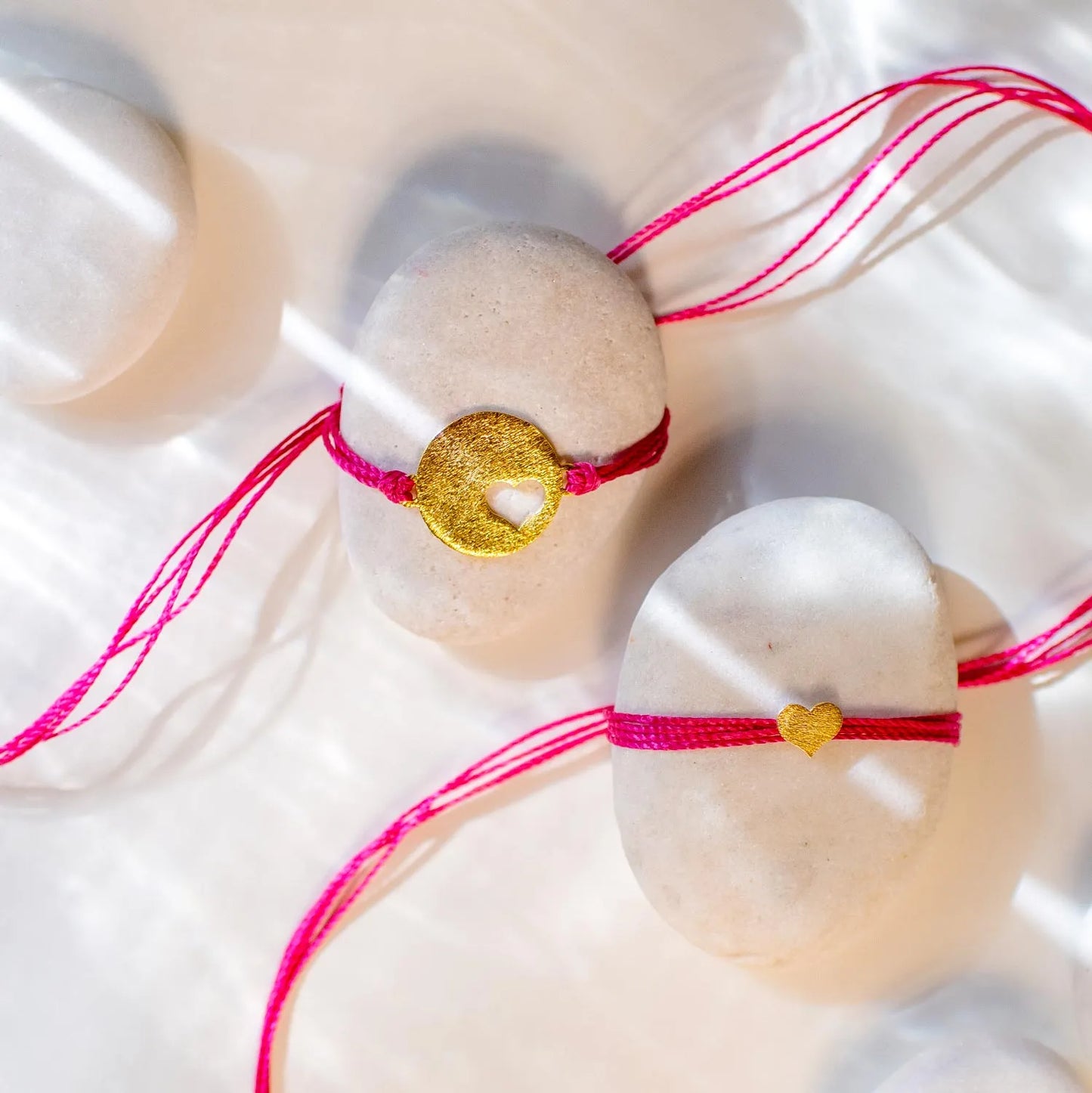 regalo per la mamma set di bracciali coordinati a forma di cuoricino