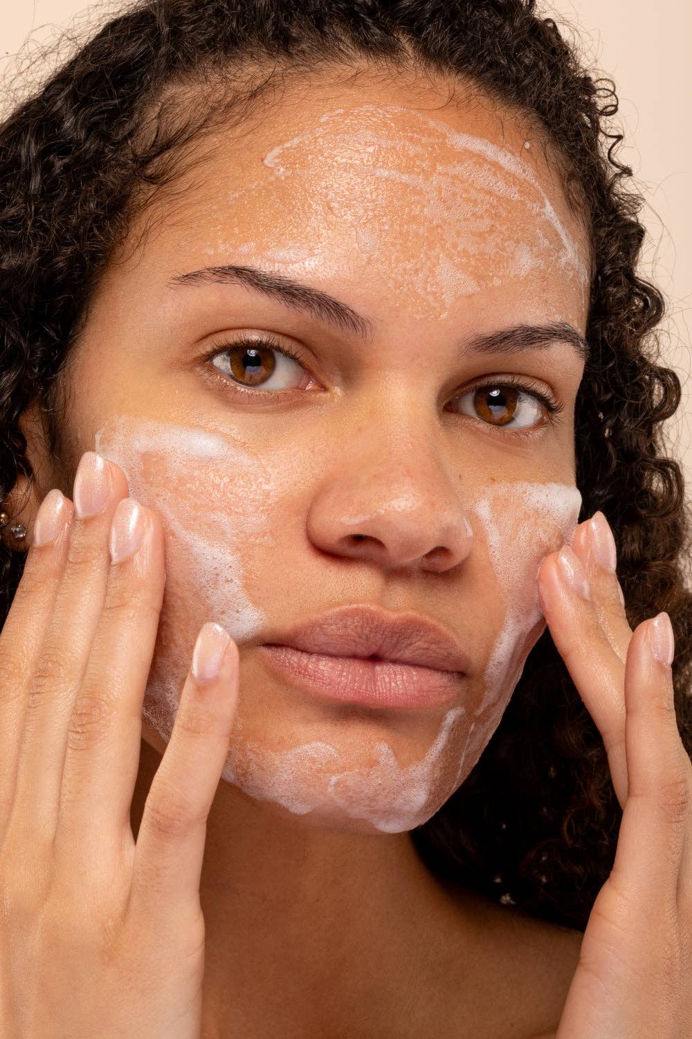 Cleansing facial mousse