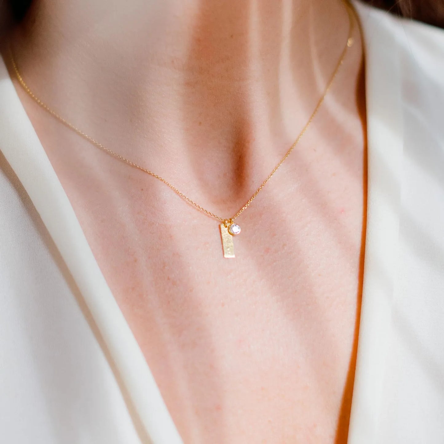 collana in argento con pietruzza bianca