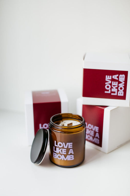 Candela Love Like a Bomb 💣 220gr – La Calathea