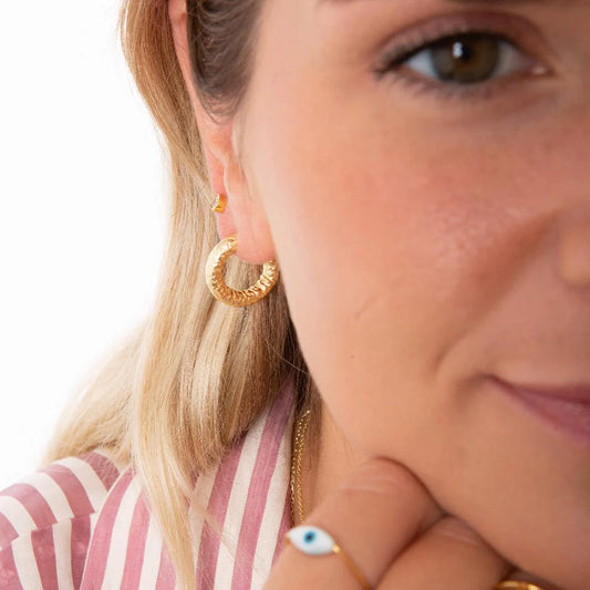 Hammered Hoops – Orecchini a Cerchio Martellato by Sparkling Wishes