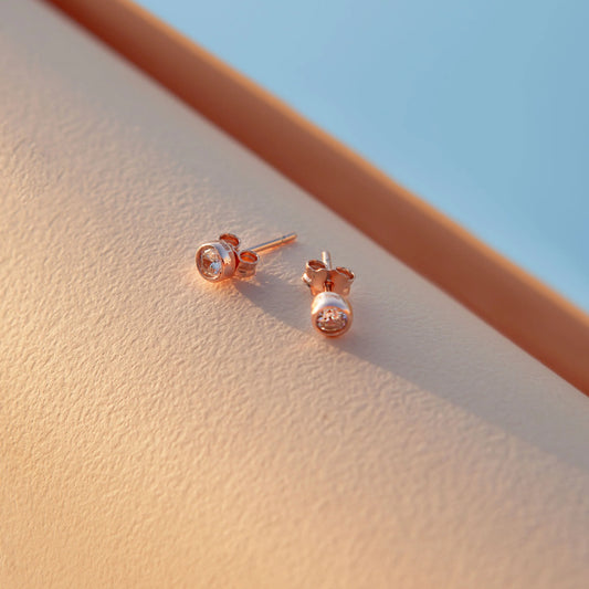 ✨ Orecchini Sparkle Stud – Il Tuo Bagliore Quotidiano 🌟