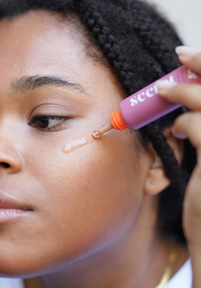 Primer Mewe Secret Glow nella tonalità scura Terracotta